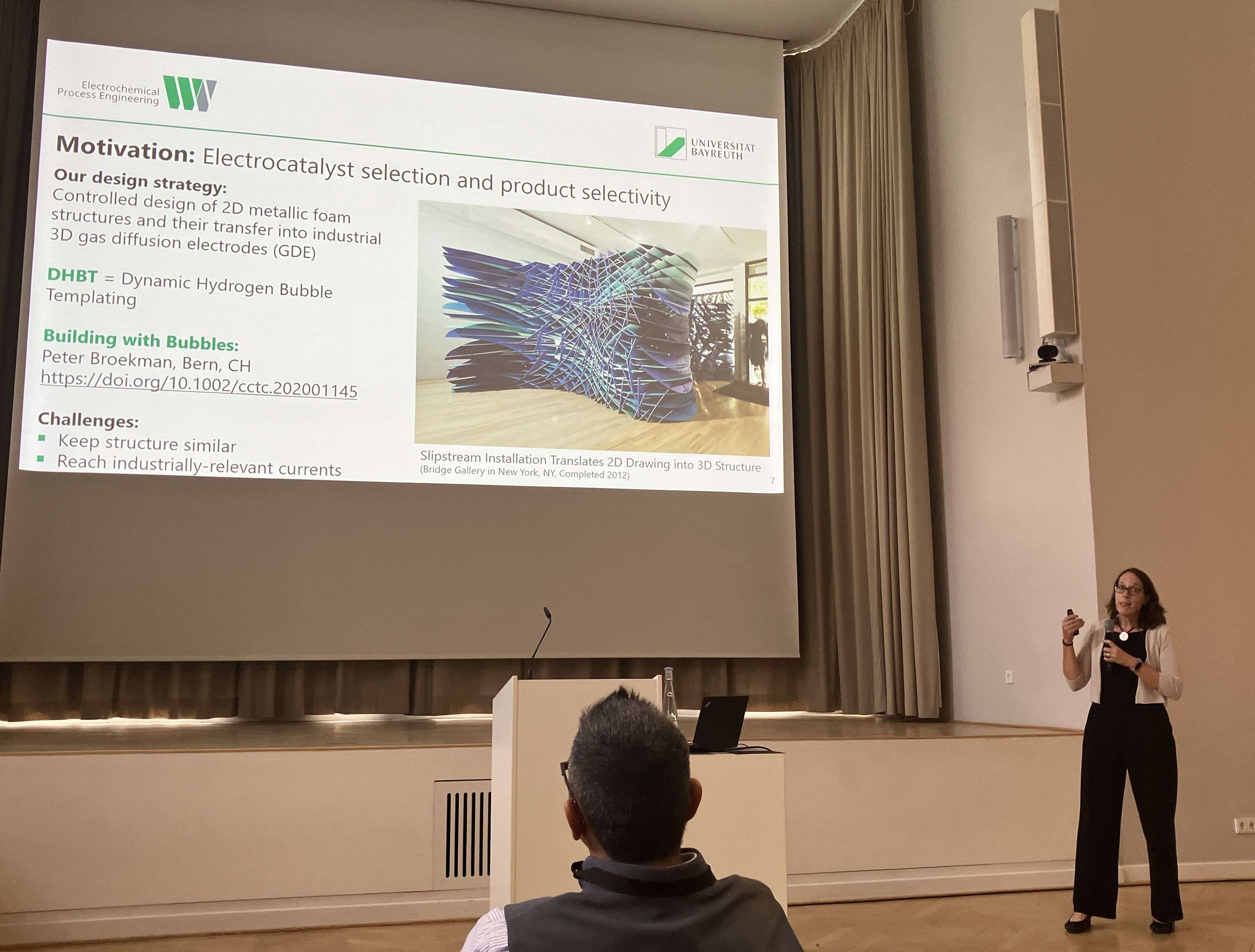 Christina Roth beim Vortrag