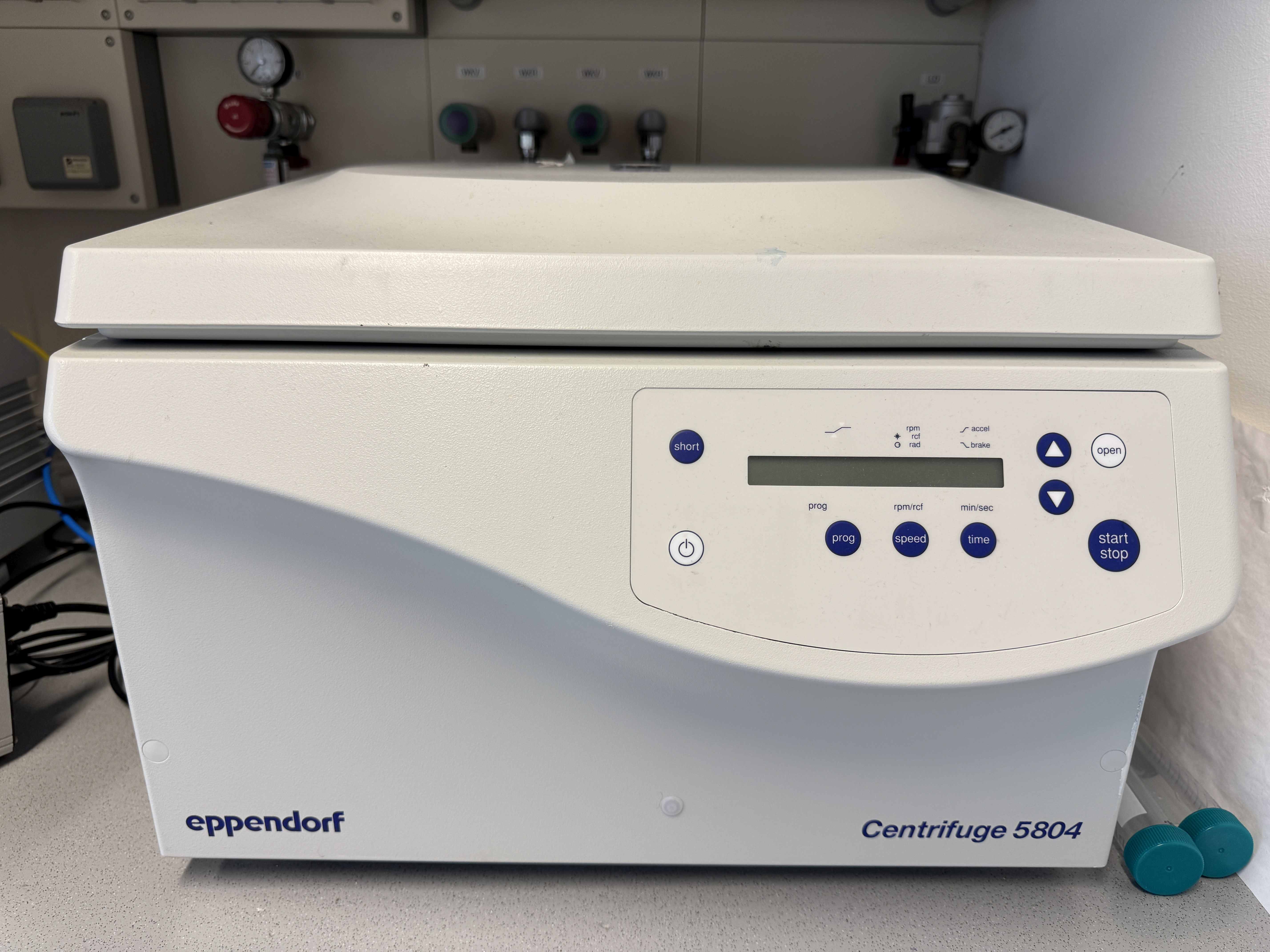 eppendorf centrifuge 5804